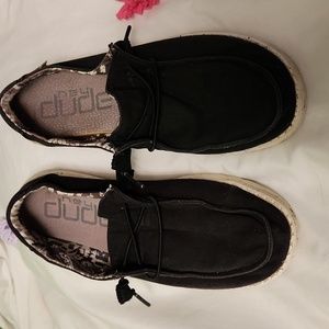 Hey Dudes women's size 7/38